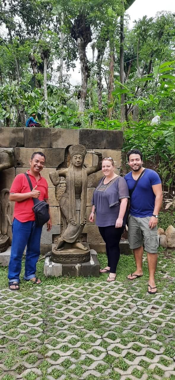Tour Guide